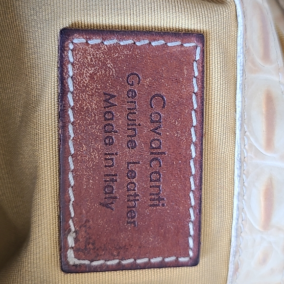 Elegant Floral Beige Shoulder Bag - Picture 4 of 5